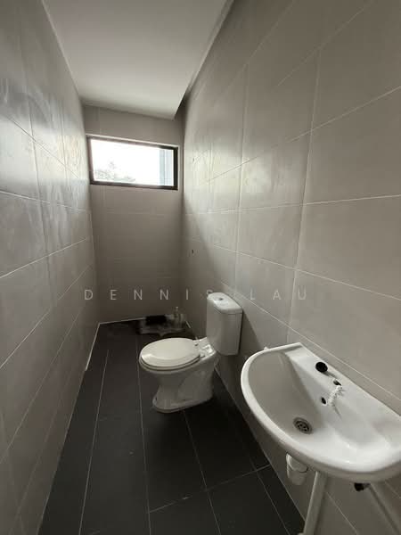 Semi-Detached House for Sale in Kuching (Sarawak) - Dennis Lau - Bathroom - PropertyGuru.com.my