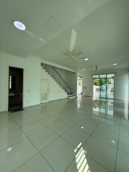 Rumah Teres 2 Tingkat untuk Dijual di Eco Majestic (Semenyih) - Sarah Chee - Living Room - PropertyGuru.com.my