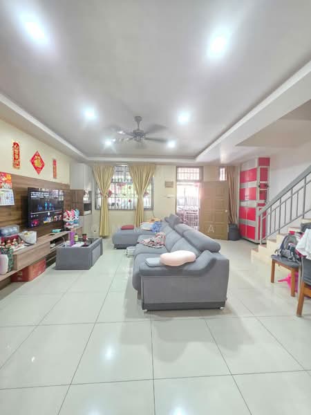Rumah Teres 2 Tingkat untuk Dijual di Taman Setia Indah (Tebrau) - Tommy Tai - Living Room - PropertyGuru.com.my