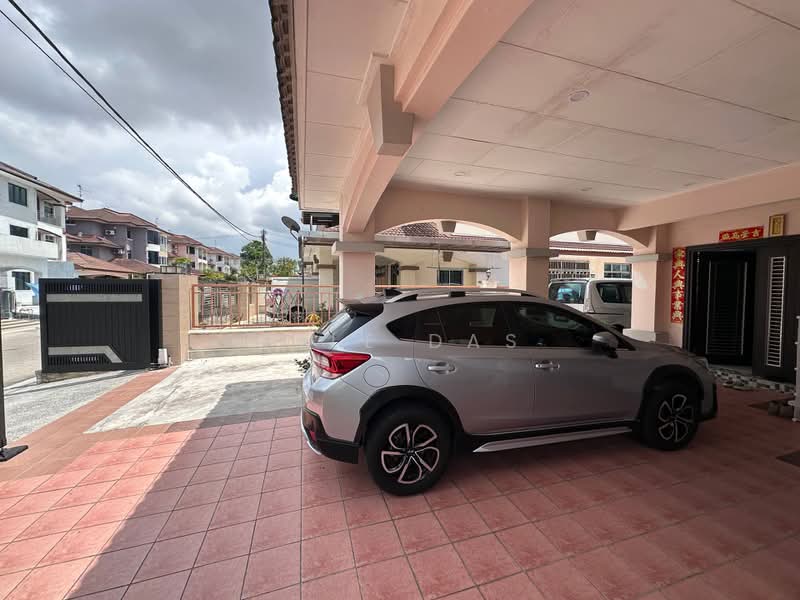 Semi-Detached House for Sale in Taman Bukit Jaya (Ulu Tiram) - Kyle Das - Exterior - PropertyGuru.com.my