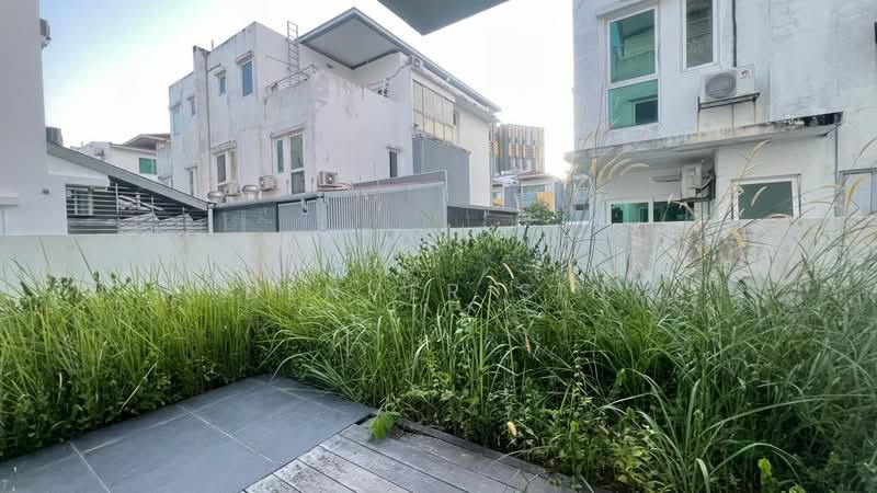 Semi-Detached House for Sale in Taman Nadayu 92 (Kajang) - Denver Sin - Exterior - PropertyGuru.com.my
