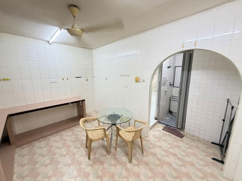 Rumah Teres untuk Disewa di Taman Damai Jaya (Skudai) - Kelvin Lim - Kitchen - PropertyGuru.com.my