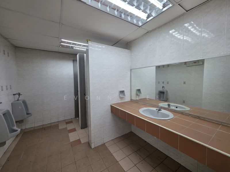 Pejabat untuk Disewa di Petaling Jaya (Selangor) - Evonne Lee - Bathroom - PropertyGuru.com.my