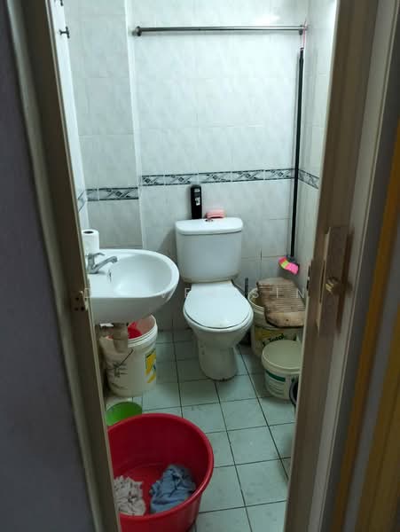 Rumah Bandar untuk Dijual di Taman Lagenda Mas (Cheras) - Denver Sin - Bathroom - PropertyGuru.com.my