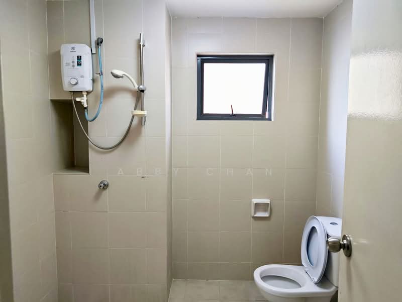 Servis Apartment untuk Disewa di SetiaWalk - Abby Chan - Bathroom - PropertyGuru.com.my