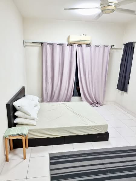 Servis Apartment untuk Disewa di SetiaWalk - Abby Chan - Bedroom - PropertyGuru.com.my