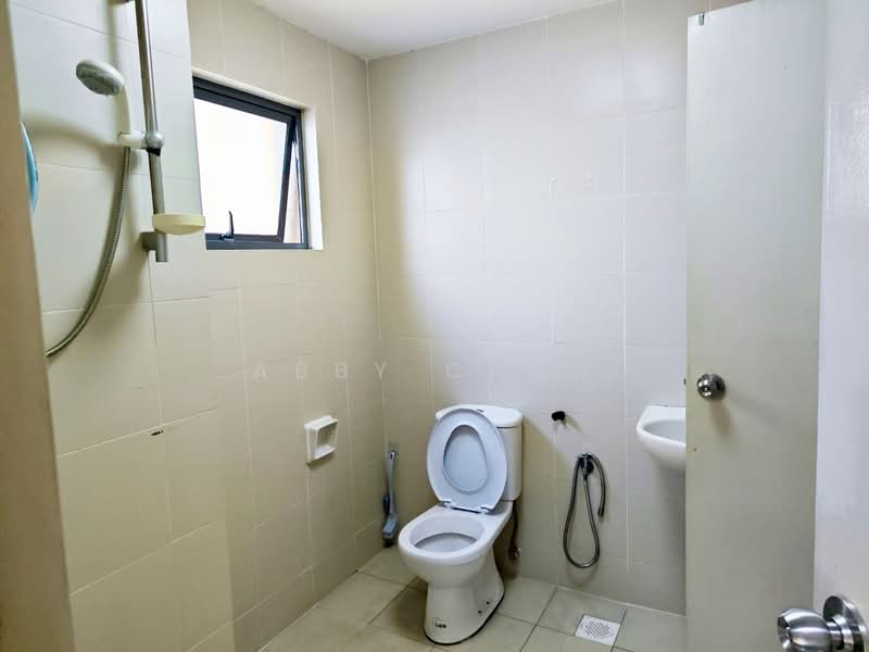 Servis Apartment untuk Disewa di SetiaWalk - Abby Chan - Bathroom - PropertyGuru.com.my