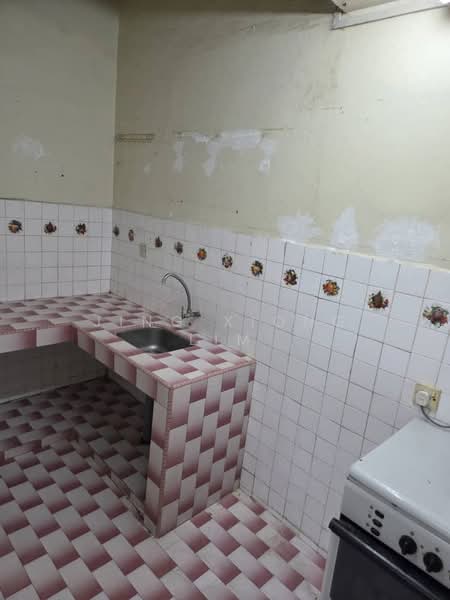 2-storey Terraced House for Sale in Taman Sri Sinar (Segambut) - Jing Xiong Lim - Kitchen - PropertyGuru.com.my