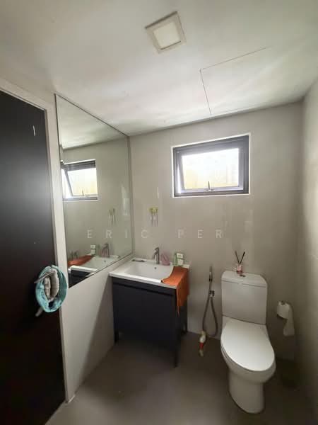 Kondominium untuk Dijual di Royalle Condominium - Eric Per - Bathroom - PropertyGuru.com.my