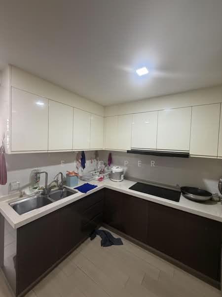 Kondominium untuk Dijual di Royalle Condominium - Eric Per - Kitchen - PropertyGuru.com.my