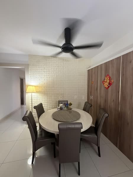 Kondominium untuk Dijual di Royalle Condominium - Eric Per - Dining Room - PropertyGuru.com.my