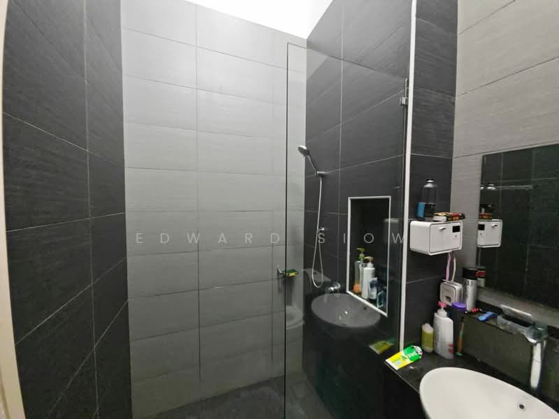 Rumah Kluster untuk Dijual di Taman Ekoflora (Johor Bahru) - Edward Siow - Bathroom - PropertyGuru.com.my
