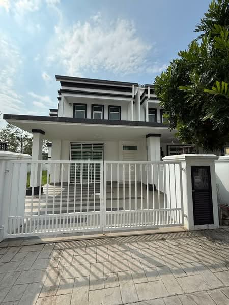 Rumah Teres 2 Tingkat untuk Dijual di Eco Majestic (Semenyih) - Sarah Chee - Exterior - PropertyGuru.com.my
