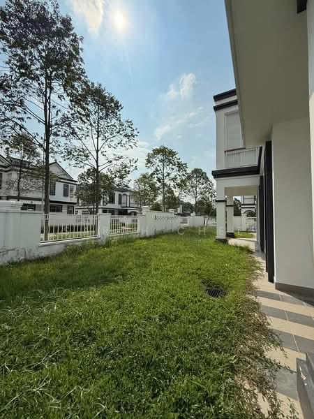 Rumah Teres 2 Tingkat untuk Dijual di Eco Majestic (Semenyih) - Sarah Chee - Exterior - PropertyGuru.com.my