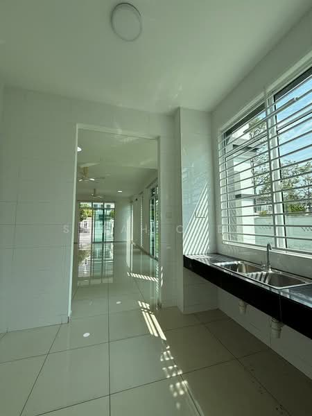Rumah Teres 2 Tingkat untuk Dijual di Eco Majestic (Semenyih) - Sarah Chee - Kitchen - PropertyGuru.com.my