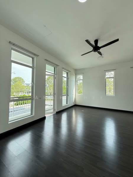 Rumah Teres 2 Tingkat untuk Dijual di Eco Majestic (Semenyih) - Sarah Chee - Living Room - PropertyGuru.com.my