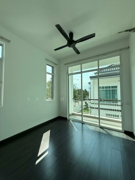 Rumah Teres 2 Tingkat untuk Dijual di Eco Majestic (Semenyih) - Sarah Chee - Balcony - PropertyGuru.com.my