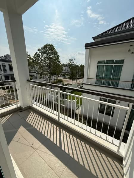 Rumah Teres 2 Tingkat untuk Dijual di Eco Majestic (Semenyih) - Sarah Chee - Balcony - PropertyGuru.com.my