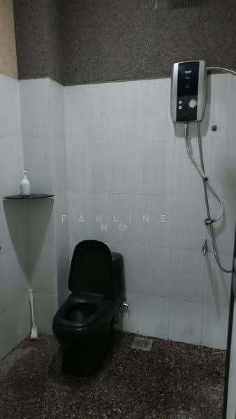 Rumah Berkembar untuk Disewa di Taman Rinting (Masai) - Pauline Ng - Bathroom - PropertyGuru.com.my