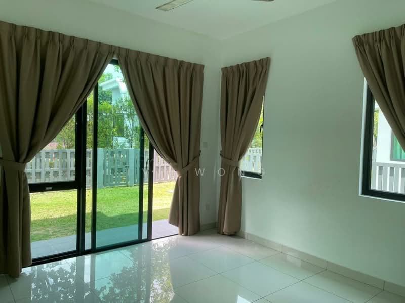 Semi-Detached House for Rent in Lepironia Gardens (Cyberjaya) - Ivy Wong - Living Room - PropertyGuru.com.my