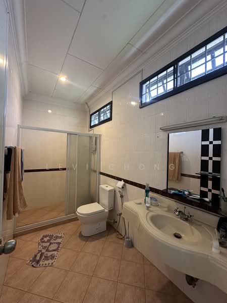 Rumah Banglo untuk Dijual di Kampung Sri Ampang (Ipoh) - Levi Chong - Bathroom - PropertyGuru.com.my