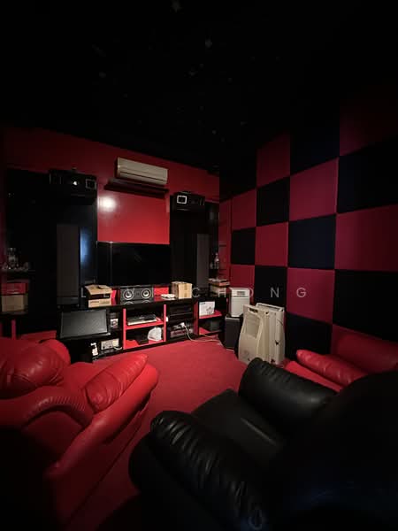 Rumah Banglo untuk Dijual di Kampung Sri Ampang (Ipoh) - Levi Chong - Living Room - PropertyGuru.com.my