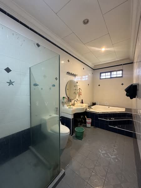 Rumah Banglo untuk Dijual di Kampung Sri Ampang (Ipoh) - Levi Chong - Bathroom - PropertyGuru.com.my