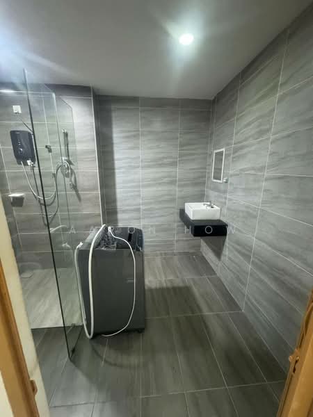 Service Residence for Rent at KSL Residence @ Daya - Aaron How - Bathroom - PropertyGuru.com.my