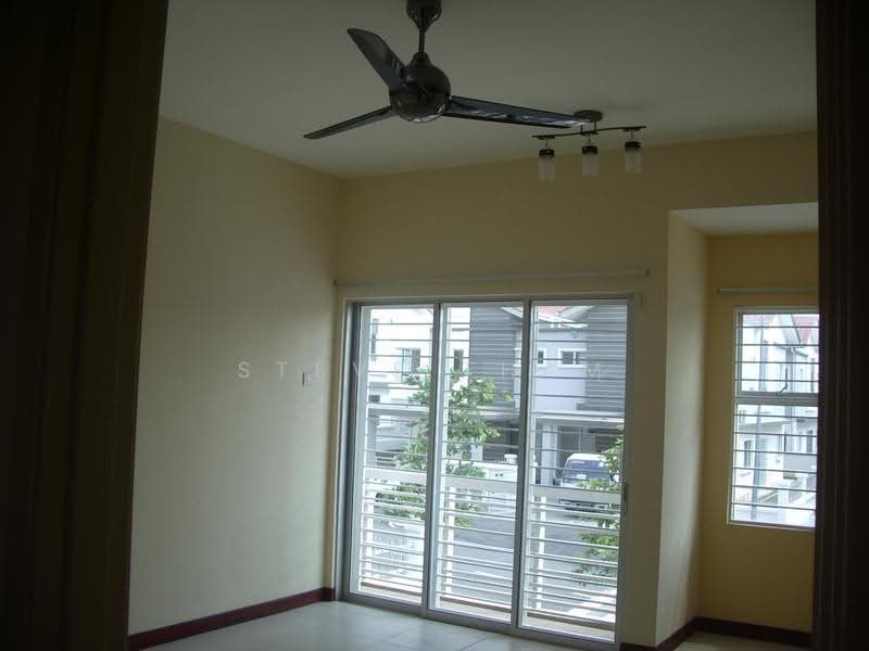 Rumah Teres 2-Tingkat untuk Dijual di D'alpinia (Puchong) - Steve Tham - Living Room - PropertyGuru.com.my