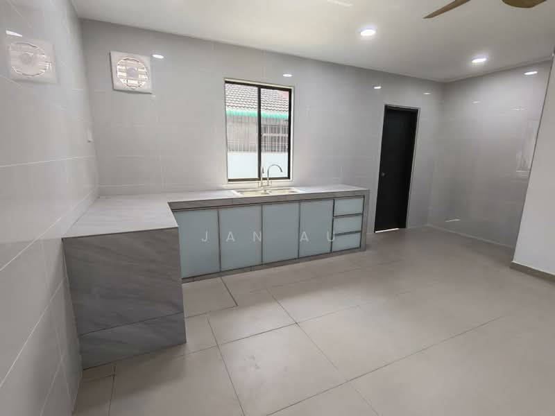 Rumah Teres 1 Tingkat untuk Dijual di Taman Puteri Wangsa (Ulu Tiram) - JAN AU - Kitchen - PropertyGuru.com.my