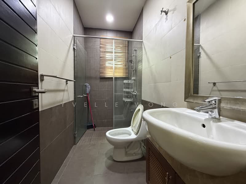 3.5-storey Terraced House for Sale in Duta Tropika (Batu) - Yvelle Wong - Bathroom - PropertyGuru.com.my