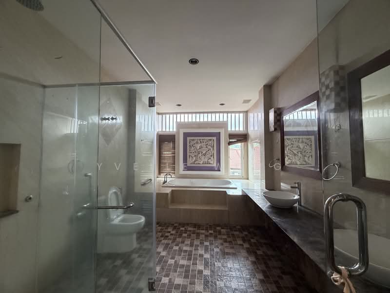 3.5-storey Terraced House for Sale in Duta Tropika (Batu) - Yvelle Wong - Bathroom - PropertyGuru.com.my