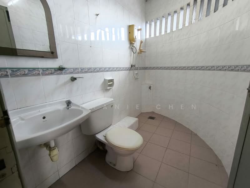 2-storey Terraced House for Sale in Damansara Jaya (Petaling Jaya) - Stephanie Chen - Bathroom - PropertyGuru.com.my