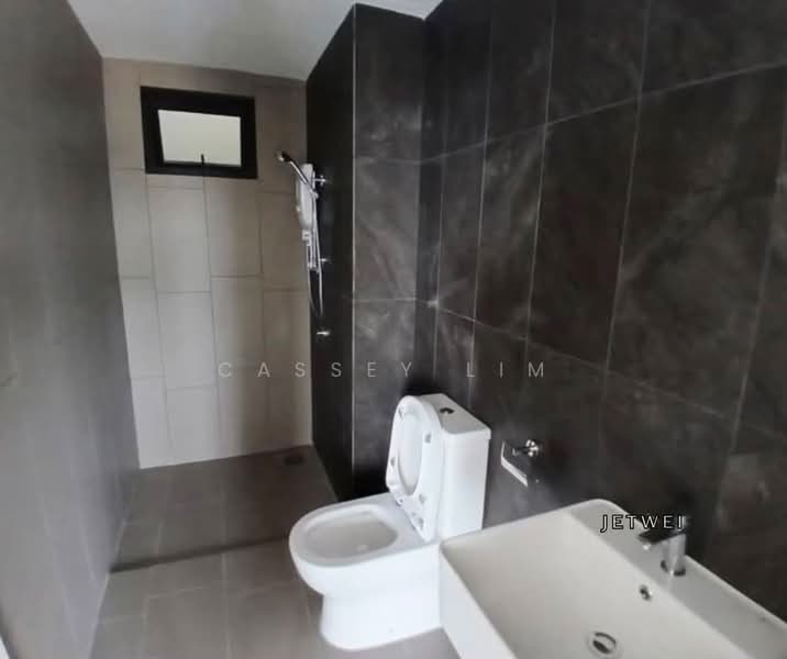 Kondominium untuk Dijual di Tuai Residence - Cassey Lim - Bathroom - PropertyGuru.com.my