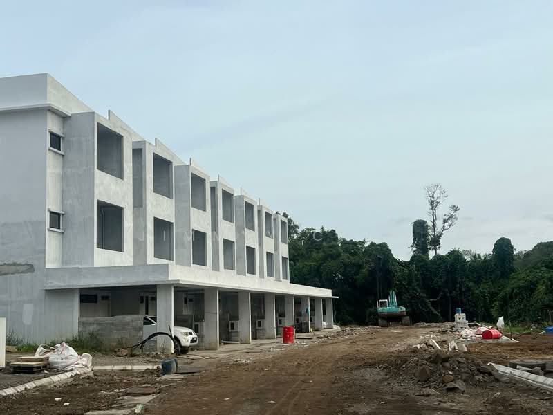 Townhouse for Sale in Siburan (Kuching) - Jimmyy Chin - Exterior - PropertyGuru.com.my