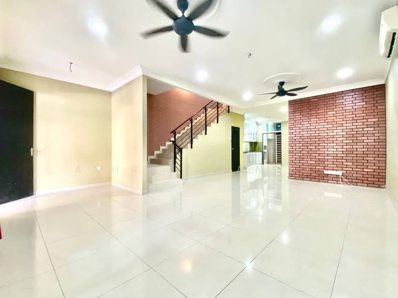 2-storey Terraced House for Sale in Kajang (Selangor) - Ashraff Daniel - Living Room - PropertyGuru.com.my
