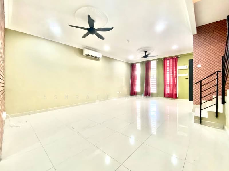 2-storey Terraced House for Sale in Kajang (Selangor) - Ashraff Daniel - Living Room - PropertyGuru.com.my