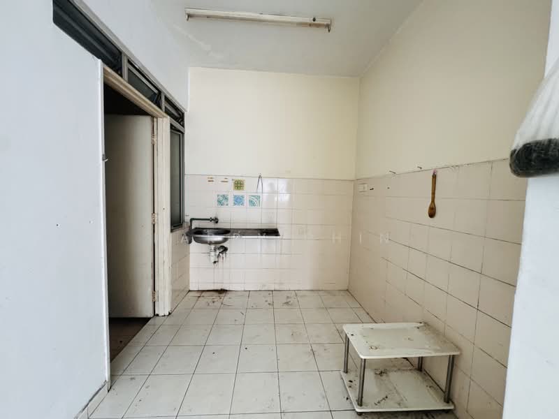 Pangsapuri untuk Dijual di Pangsapuri Angsana - Harry Chin - Kitchen - PropertyGuru.com.my