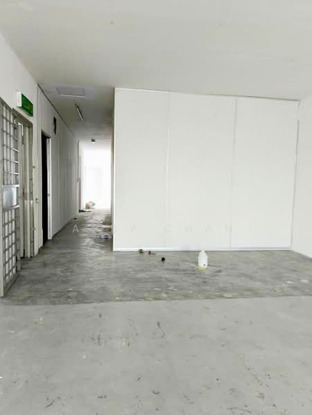 Kedai / Pejabat untuk Disewa di Shah Alam (Selangor) - Abby Chan - Corridor - PropertyGuru.com.my