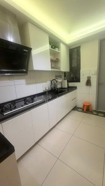 Kediaman Servis untuk Dijual di Luminari - Elvin Choo - Kitchen - PropertyGuru.com.my
