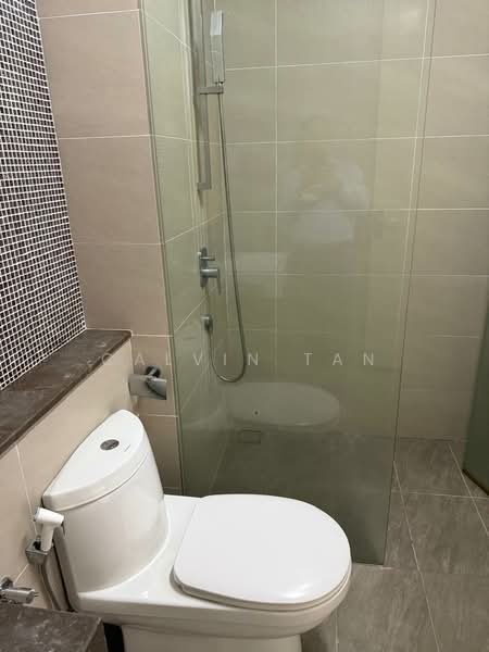 Servis Apartment untuk Dijual di Nova Saujana - Calvin Tan - Bathroom - PropertyGuru.com.my