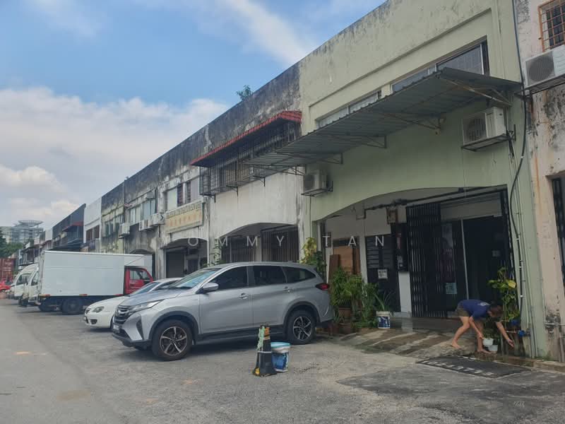 Kedai / Pejabat untuk Dijual di Taman Rakan (Kajang) - Tommy Tan - Exterior - PropertyGuru.com.my