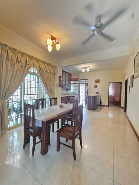 Semi-Detached House for Rent in Taman Impian Emas (Skudai) - Kim . - Dining Room - PropertyGuru.com.my