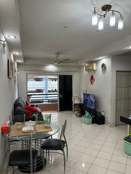 Pangsapuri untuk Dijual di Cengal Apartment - Alan Lee - Living Room - PropertyGuru.com.my