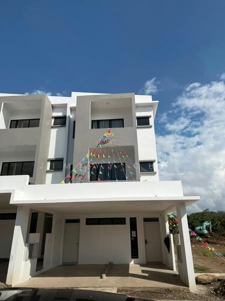 Townhouse for Sale in Siburan (Kuching) - Jimmyy Chin - PropertyGuru.com.my