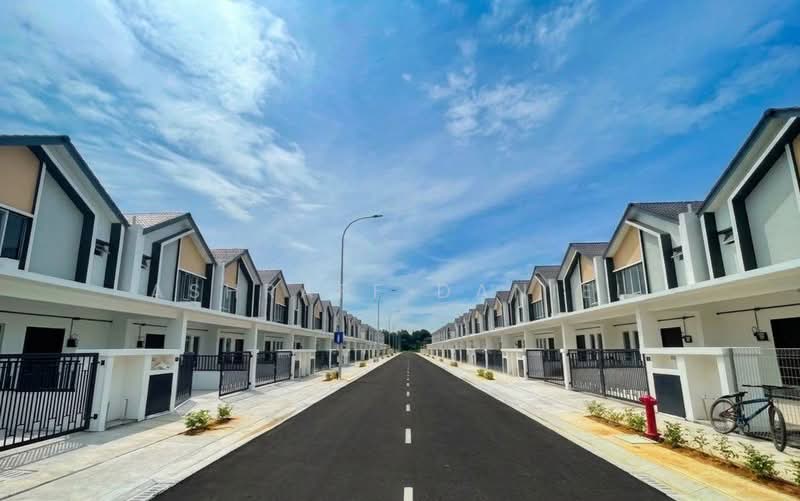 Rumah Teres 2 Tingkat untuk Dijual di Klang (Selangor) - Ashraff Daniel - Exterior - PropertyGuru.com.my