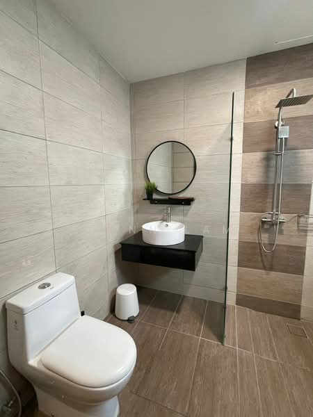 Servis Apartment untuk Dijual di Molek Regency - Elynn Lam - Bathroom - PropertyGuru.com.my