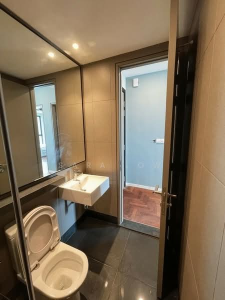 Service Residence for Sale at Bloomsvale Menara Vista Petaling - Sara Low - Bathroom - PropertyGuru.com.my