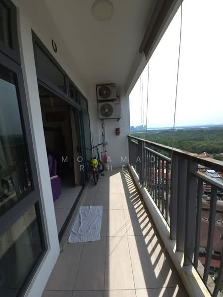 Service Residence for Sale at 8Scape Residence @ Sutera - Mohamad Rahfi - Balcony - PropertyGuru.com.my