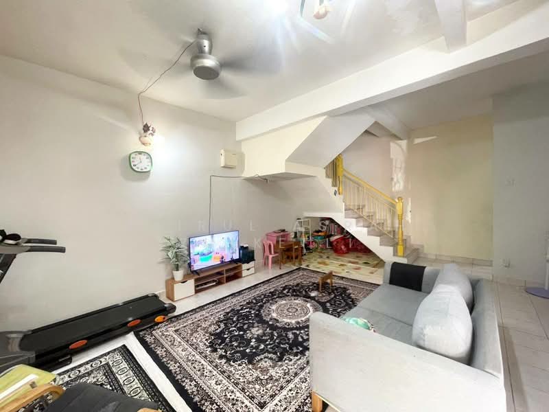 Rumah Teres 2-Tingkat untuk Dijual di Bandar Baru Bangi (Selangor) - Zairul Asrah Zulkefli - Living Room - PropertyGuru.com.my